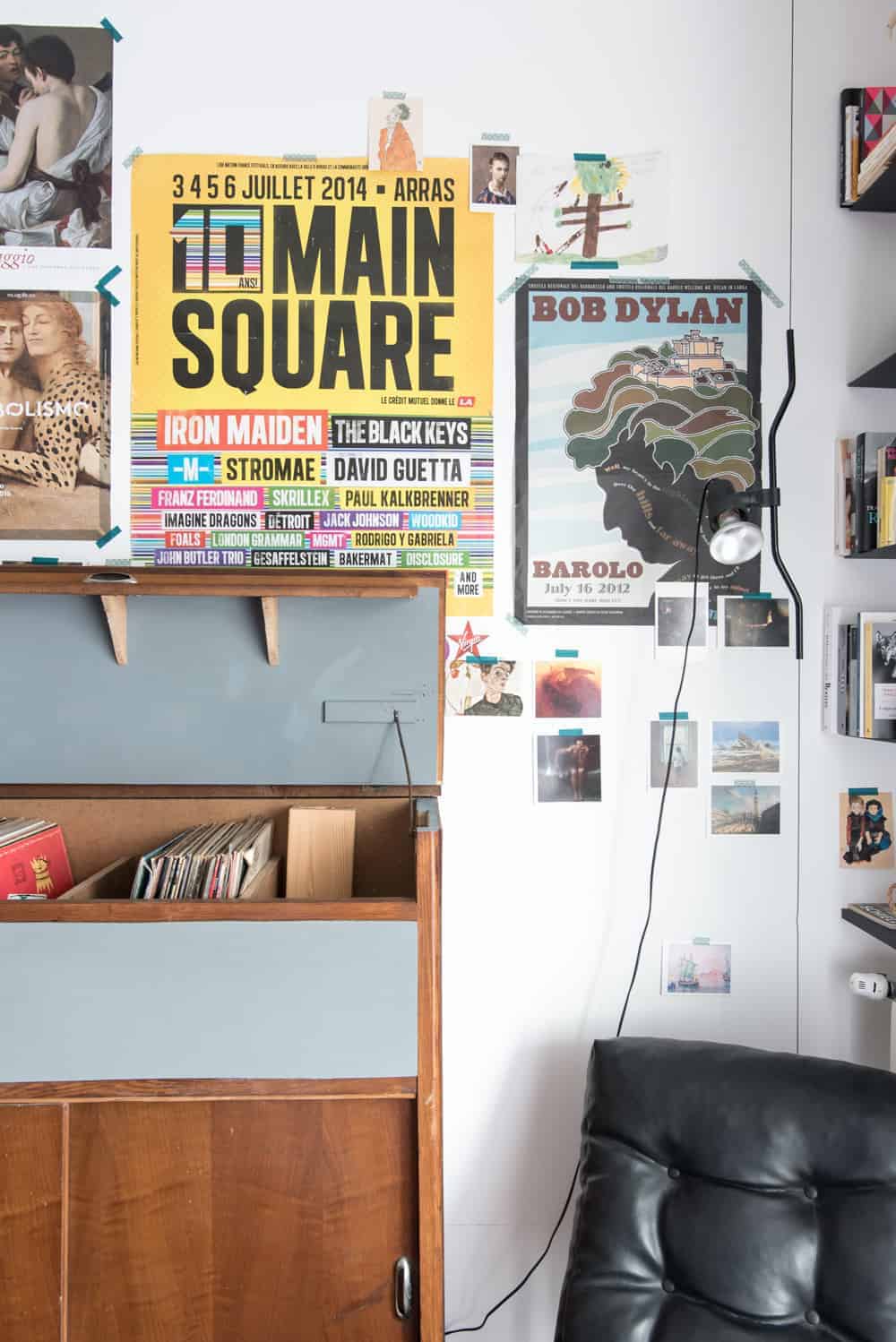 Bedroom for a guy - vintage and industrial style - iron shelf