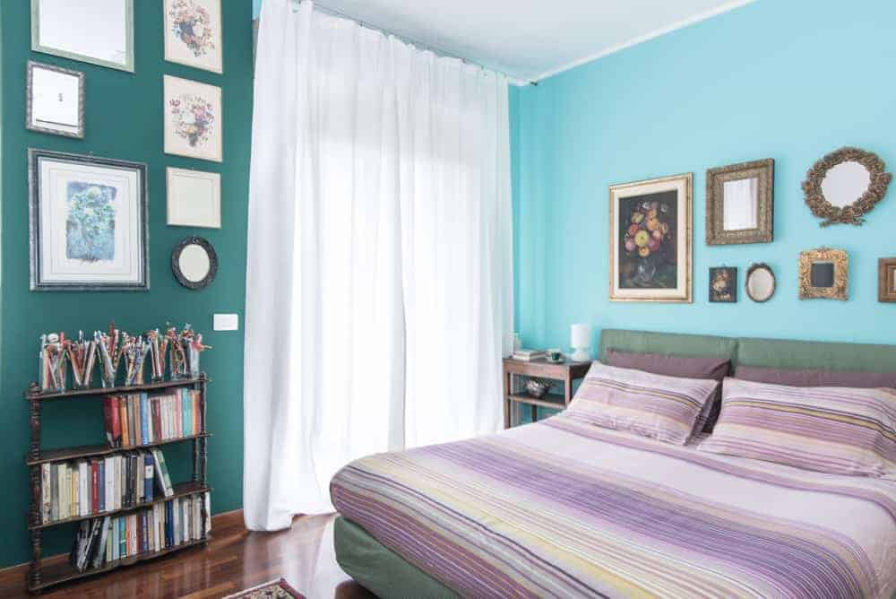 camera da letto color tiffany elegante e raffinata