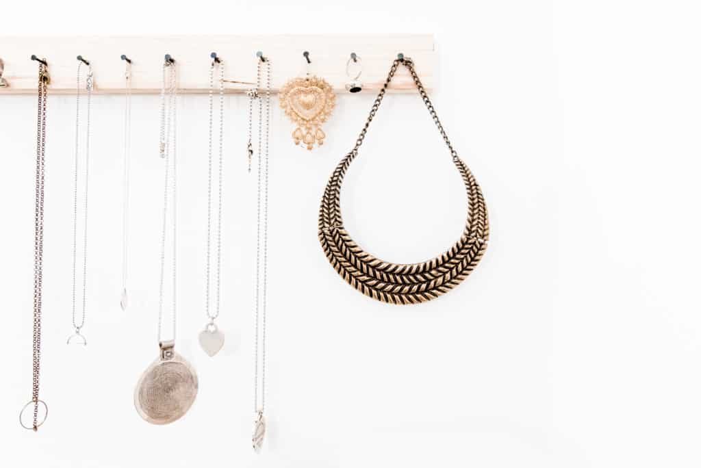 diy necklace hanger how to