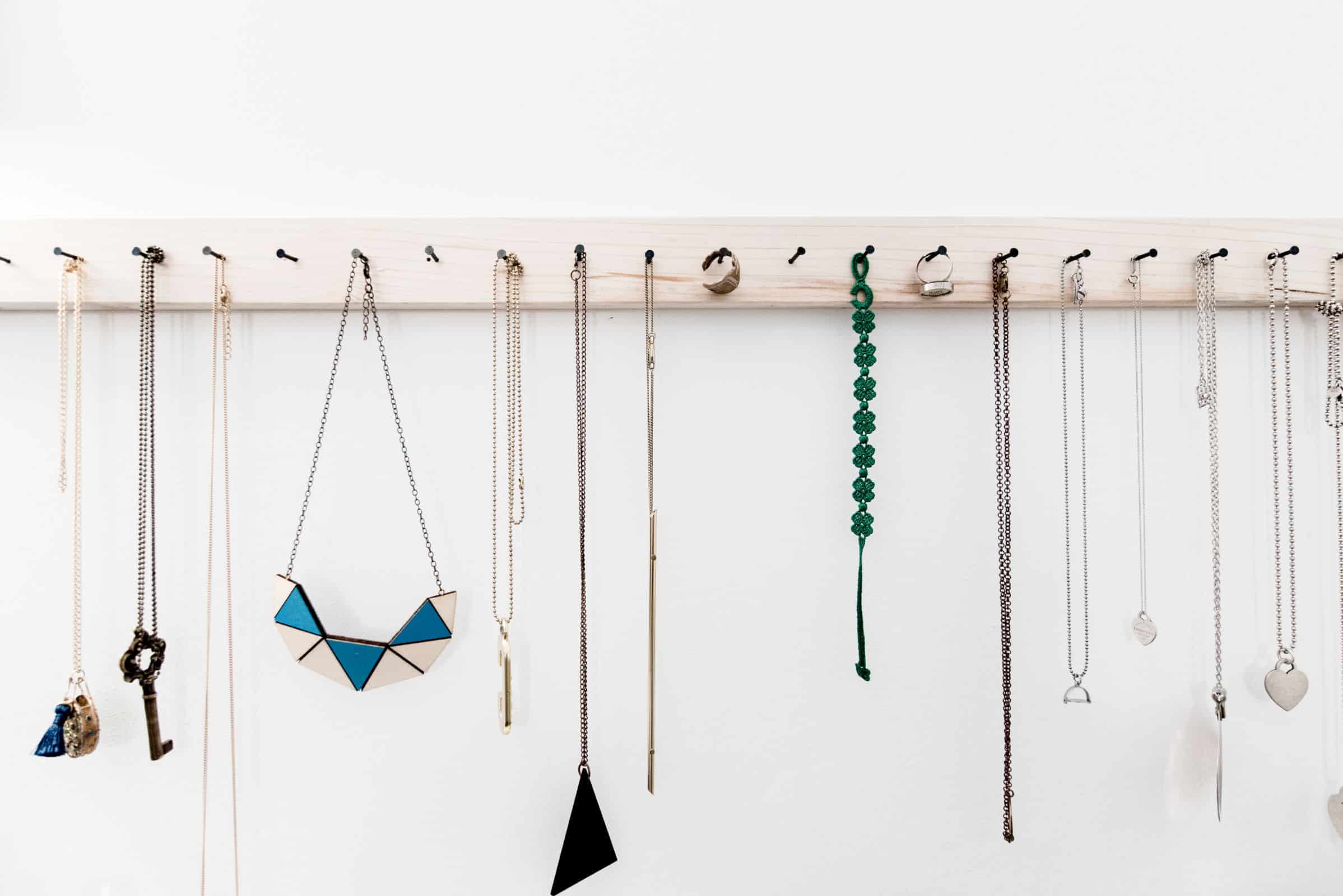 DIY NECKLACE HANGER, HOW TO