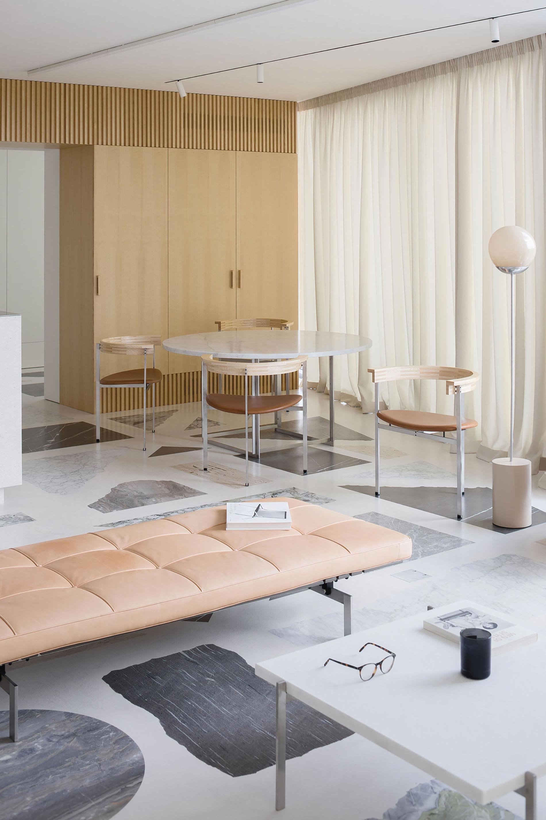 HOME-TOUR-LITUANIA-TAVOLO-PRANZO