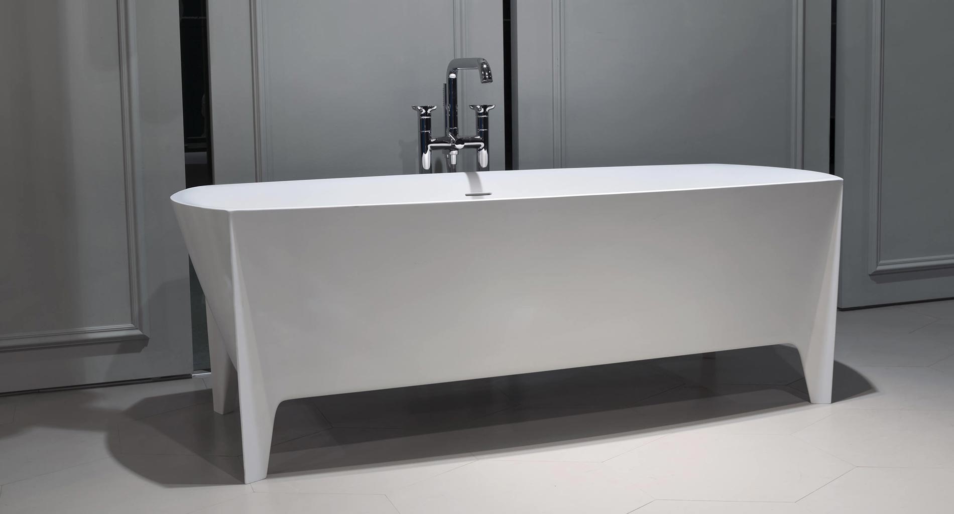 interpretazioni di una vasca freestanding, antoniolupi