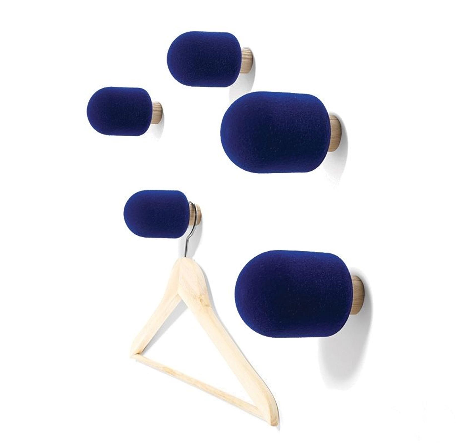 10 oggetti d'arredo nel colore Classic Blue