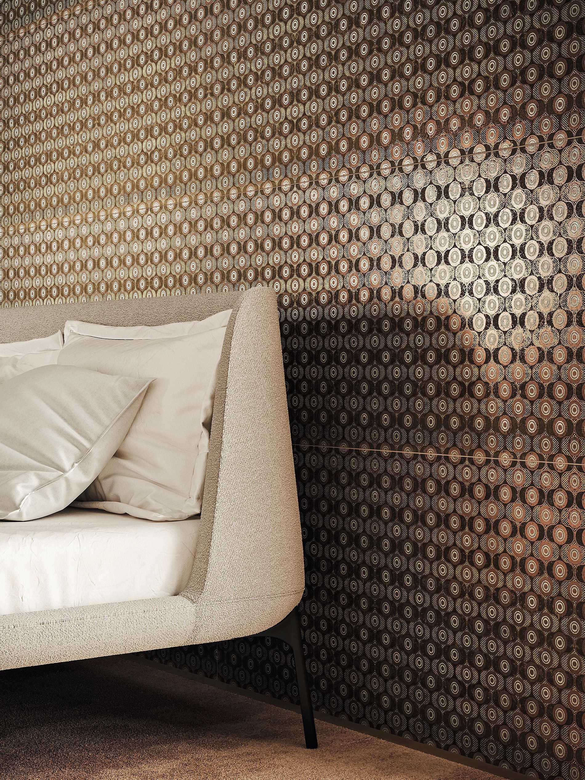 ceramica testiera del letto oro e ruggine