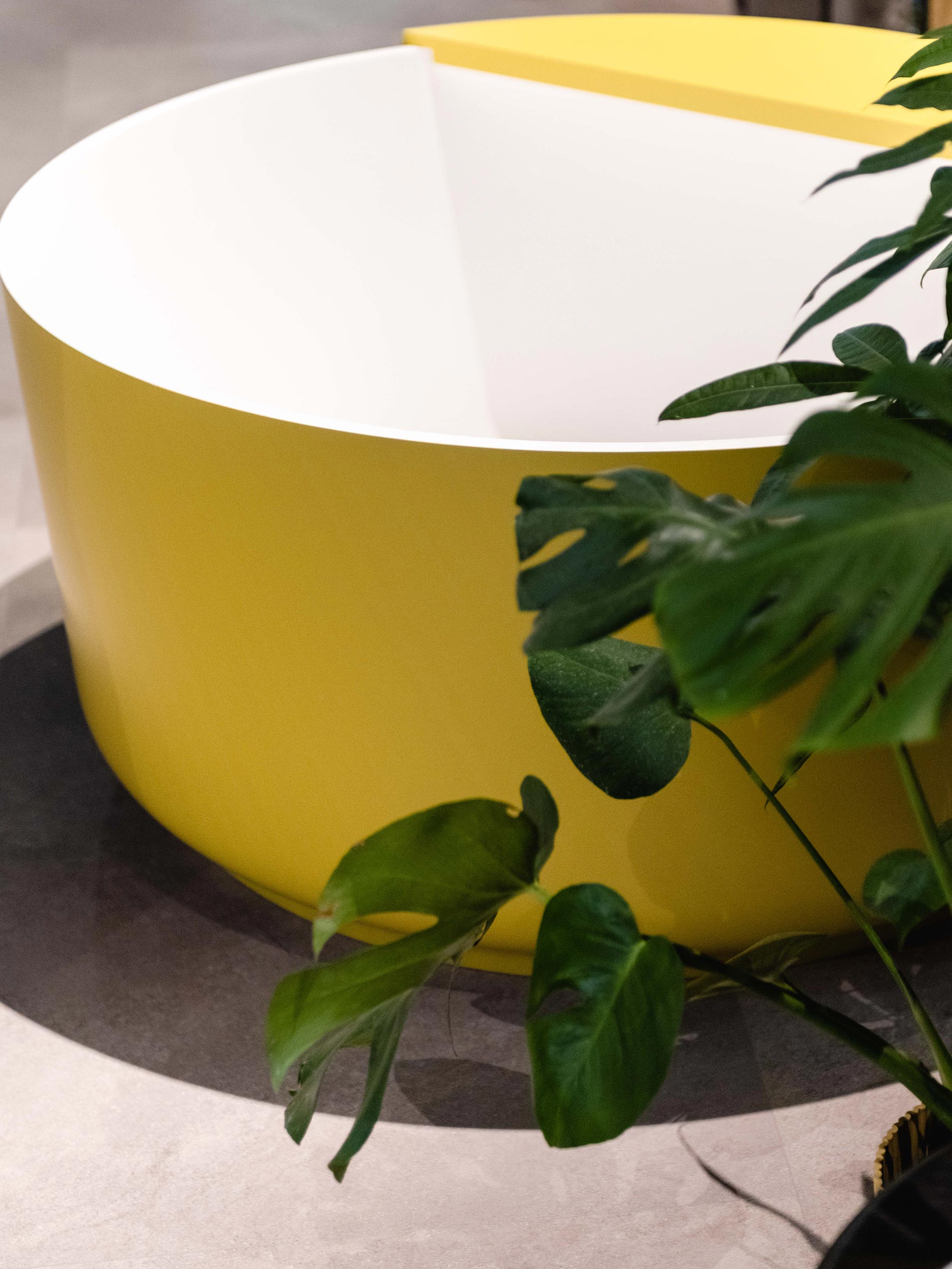 mobile bagno design giallo